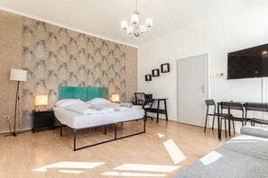 2 bedrooms, desk, iron/ironing board, WiFi