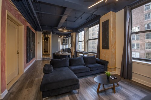 Madison Square Garden 6 Bedroom Loft