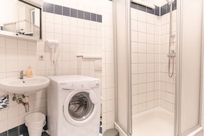 Hårtørrer, håndklæder, Sæbe, Shampoo