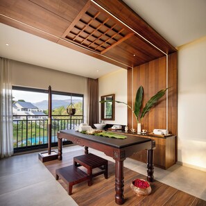 Couples treatment rooms, sauna, hot tub, steam room, body treatments - Scenic, Munnar - IHCL SeleQtions (Devikolam)