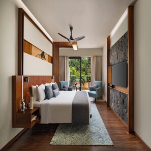 Habitación Premium, 1 cama de matrimonio grande, balcón | Ropa de cama de alta calidad, edredones de plumas, minibar y caja fuerte