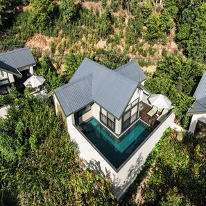 Villa (SeleQtions with Plunge Pool) | Premium bedding, down duvets, minibar, in-room safe - Scenic, Munnar - IHCL SeleQtions (Devikolam)
