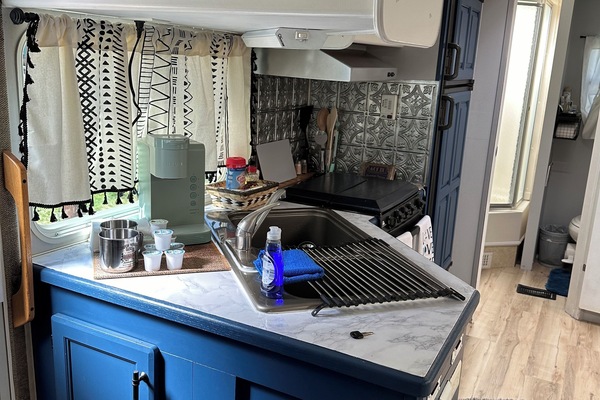 Frigorífic, microones, forn i placa de cuina