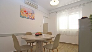 Unclassified image, 3 of 32, button - Holiday apartment with a/c (Fažana)