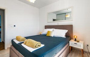 3 dormitorios, caja fuerte, cuna de viaje y wifi gratis