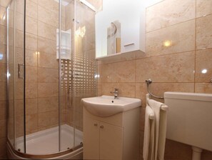 Bathroom - Holiday apartment with air conditioning (Fažana)