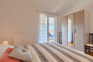 1 غرفة نوم ومكواة/لوح كي