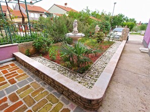 Property grounds - Holiday apartment with air conditioning (Štinjan)