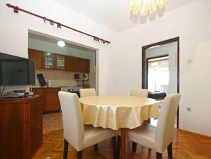 Dining - Holiday apartment with air conditioning (Valbandon)