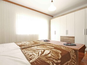2 bedrooms