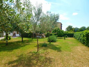 Property grounds - Holiday apartment with air conditioning (Valbandon)