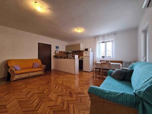 TV - Holiday apartment with air conditioning (Valbandon)