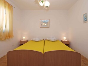 3 bedrooms, iron/ironing board