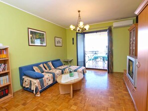 TV - Holiday apartment with air conditioning (Pula)