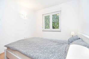 1 bedroom, WiFi - Holiday apartment with air conditioning (Štinjan)