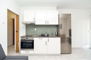 Kühlschrank, Ofen, Herdplatte