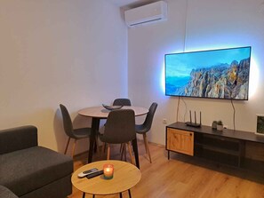 TV - Holiday apartment with air conditioning (Štinjan)