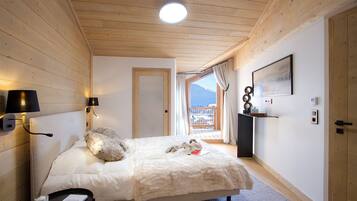 4 chambres, bureau, Wi-Fi gratuit, draps fournis