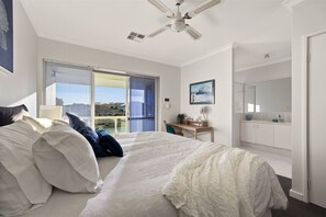 3 bedrooms, desk, iron/ironing board, travel crib