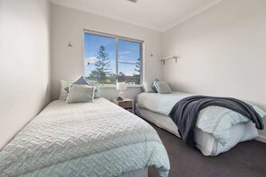 1 bedroom, desk, iron/ironing board, free WiFi - Baruna Dock Canal View (Halls Head)
