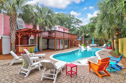 Get Away Oasis with Private Pool, Pets considered, two houses from the beach - The Pink House