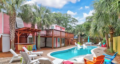 Get Away Oasis with Private Pool, Pets considered, two houses from the beach - The Pink House