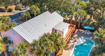 Get Away Oasis with Private Pool, Pets considered, two houses from the beach - The Pink House