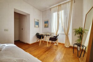 1 室のベッドルーム、アイロン / アイロン台、WiFi (無料)、ベッドシーツ