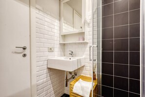 Shower, hair dryer, bidet, towels - Hostmate - Milano - Corso XXII Marzo (Milano)