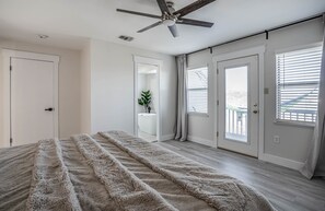 5 slaapkamers, een strijkplank/strijkijzer, reisbedje, gratis wifi