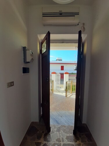 Pescoluse beachfront house