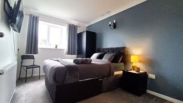 Standard House | 3 bedrooms, desk, free WiFi, bed sheets