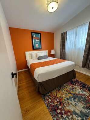 3 habitaciones, espacio para trabajar con laptop y cortinas blackout 