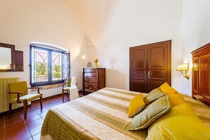 2 bedrooms, iron/ironing board, WiFi - Charming Masseria Don Sisto - Casina Rossa Apartment (Alberobello)