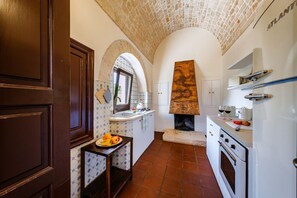 Refrigerador, microondas, horno, lavavajillas