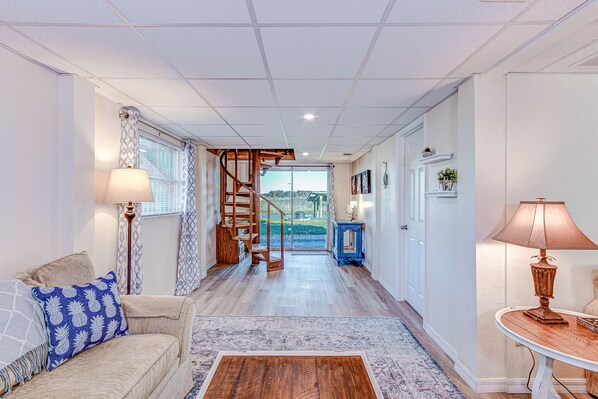 TV - Beech Retreat | House in Inverness near shops and restaurants (Inverness)