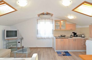 雪櫃、爐具、咖啡機/沖茶器、多士爐