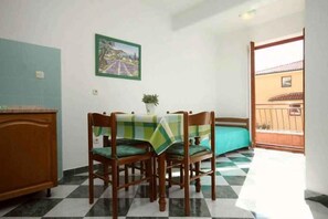 1 bedroom, iron/ironing board