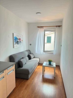 TV - Holiday apartment with air conditioning (Rabac)