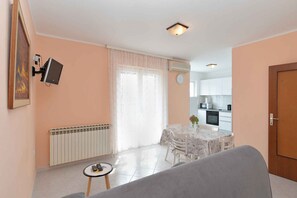 TV - Holiday apartment with air conditioning (Rabac)