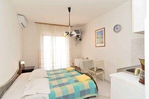 1 bedroom - Holiday apartment with air conditioning (Rabac)