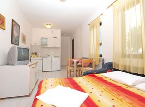 1 bedroom, WiFi - Holiday apartment with air conditioning (Štinjan)
