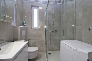 Douche, bidet