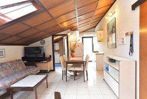 TV - Holiday apartment with air conditioning (Fažana)
