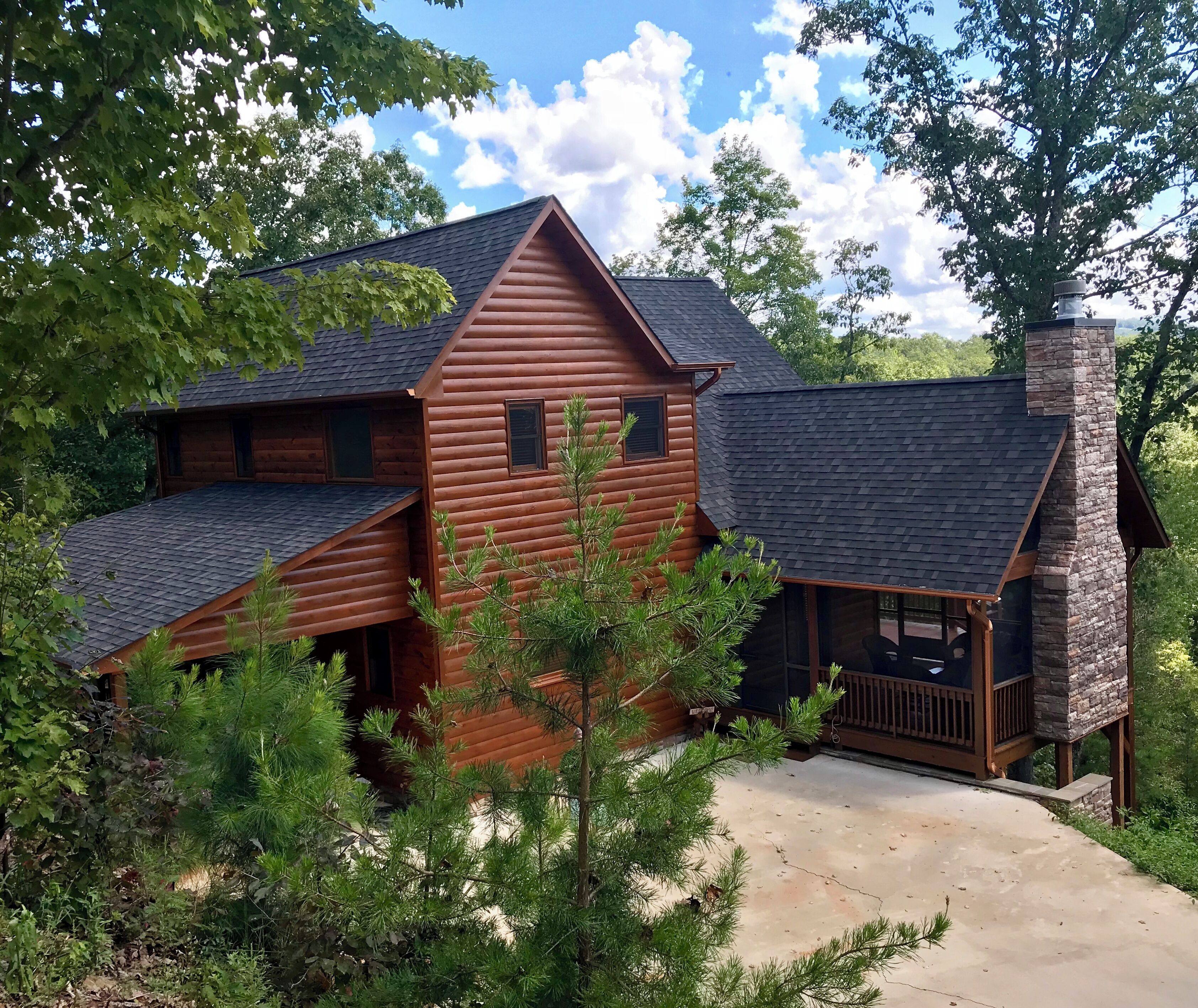 Beautiful cabin w/mountain views - 3bdrms/2 baths, rec room, wrap around porch