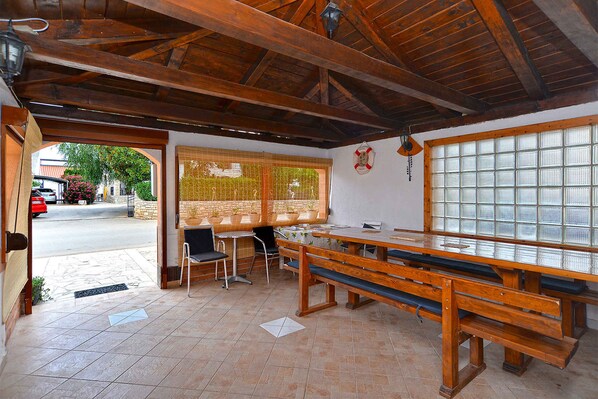 Dining - Holiday apartment with air conditioning (Valbandon)