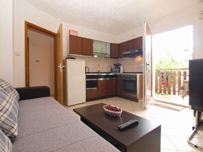 Interior - Holiday apartment with air conditioning and pool (Pula)