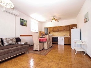 TV - Holiday apartment with air conditioning (Premantura)