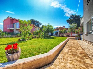 Property grounds - Holiday apartment with air conditioning (Premantura)