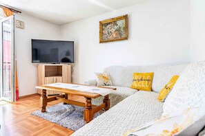 TV - Holiday apartment with air conditioning (Pula)